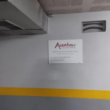 Regimiento 2, Center, New, Quite, Breakfast Included, Parking On Request, Rg Μάλαγα